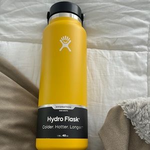 NWT hydroflask